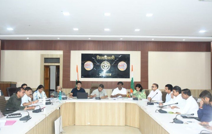 IGRS शिकायत पर डीएम सख्त